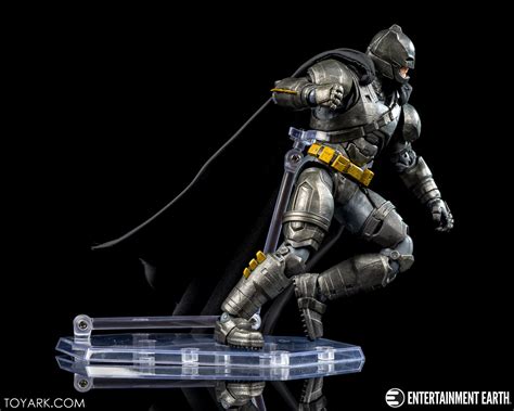 Does this simple heist pic have what it takes to compete with the holiday blockbusters? DC Films Armored Batman Photo Review - The Toyark - News
