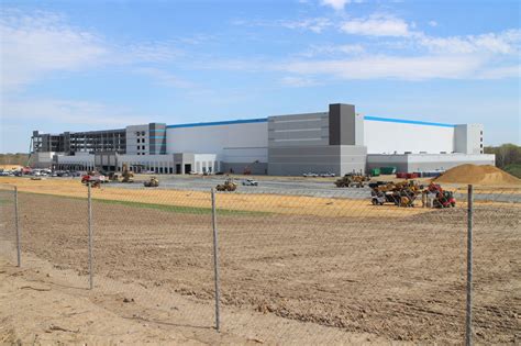 Project Snapshot: Amazon distribution center revs up near raceway