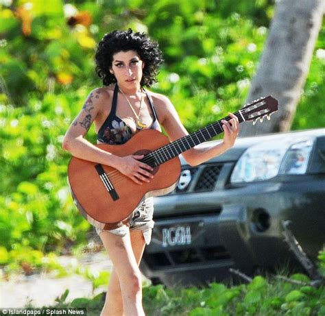 Amy Winehouse S Memory Could Be Tarnished As Nude Photos Of Drugged Up Singer Are Offered For