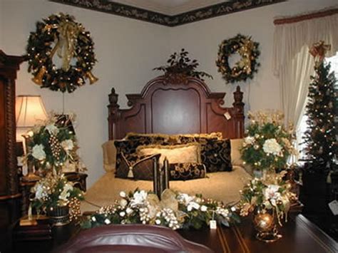 Love this simple and incredibly romantic bedroom decorating idea from 'monika hibbs'. Elegant Interior Theme Christmas Bedroom Decorating Ideas ...