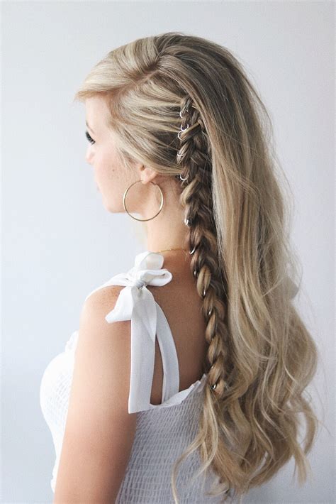Gather all your hair at the base of the. 3 EASY FESTIVAL HAIRSTYLES 2018 - Alex Gaboury