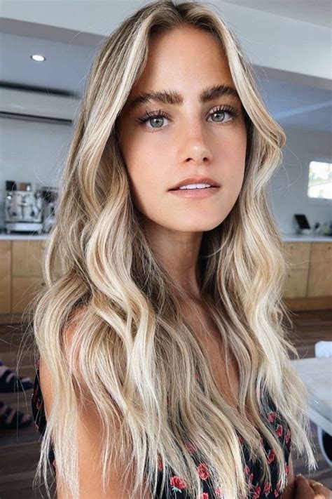 Pin By Arso On Hair Style In 2021 Beach Blonde Hair Color Beach Blonde Hair Hair Styles