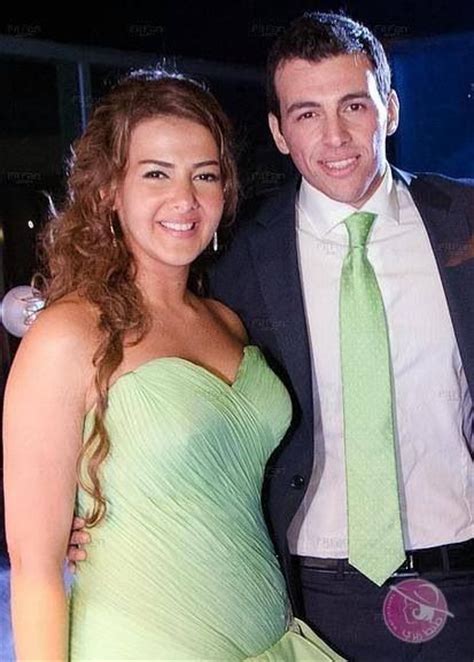 دنيا سمير غانم وزوجها رامي رضوان في خطوبتهم arab celebrities pinterest