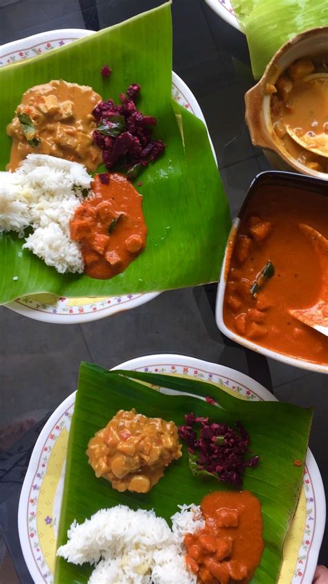 That South Indian Meal on a Banana Leaf (With images ...
