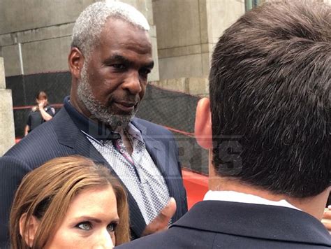 charles oakley banned from msg for 1 year