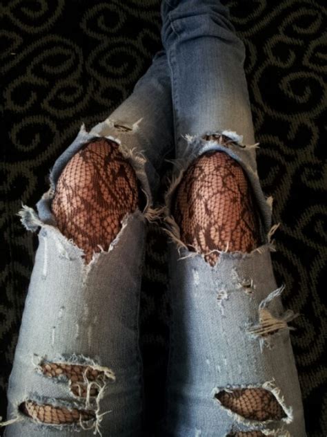 How To Wear Tights Under Ripped Jeans Stylecaster Vlrengbr