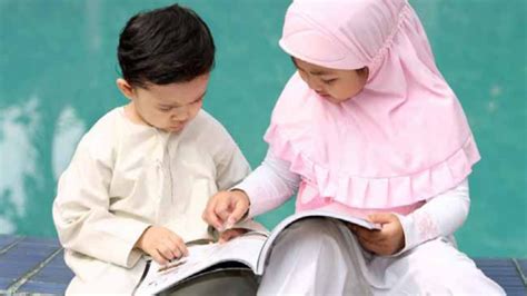 Setiap umat muslim diwajibkan untuk menunjung tinggi akhlak mulia. Substansi Pendidikan Akhlak Anak Usia Dini dalam ...