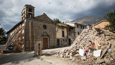 Le nord de l'algérie, plus précisément à 38 kilomètres de la ville de constantine, a été exposé aux premières heures de vendredi matin à un tremblement de terre. EN IMAGES. Un an après le tremblement de terre, la ville ...