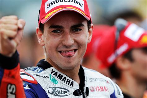Saya belum puas dengan kepribadian saya, karena saya belum dapat menerima kenyataan bahwa saya memiliki. Saya Adalah Legenda Yamaha