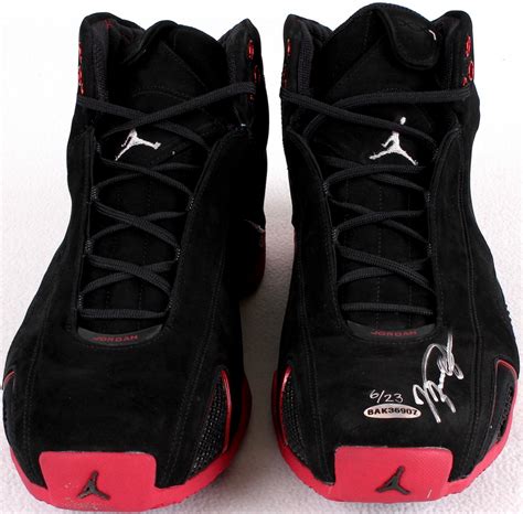 Michael Jordan Signed New Pair Of Air Jordan Retro 21 Le Basketball