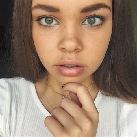 mixed girls with green eyes back gallery for pretty mixed girl with green eyes