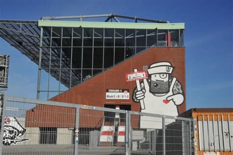 Over the years, the stadium underwent various smaller renovations, though capacity gradually dropped to just over 20. Millerntor-Stadion - Hamburg