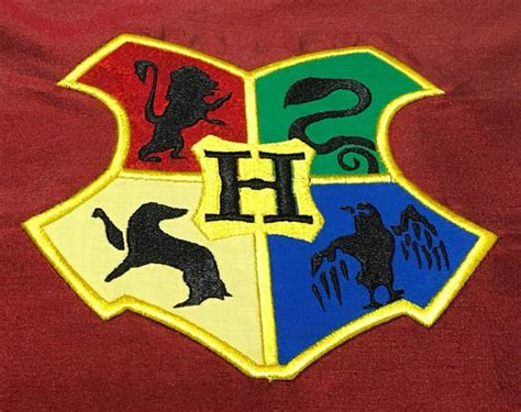 Hogwarts Crest Applique Embroidery Design Harry Potter Machine