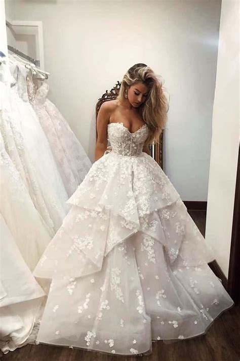 Https://tommynaija.com/wedding/ball Gown Wedding Dress With V Material At Hip