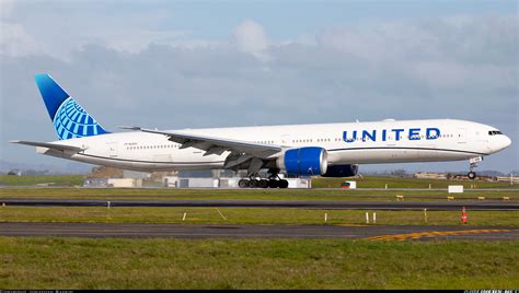 Boeing 777 300er United Airlines Aviation Photo 6129809