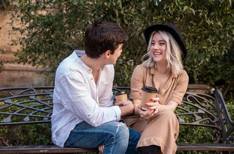 3 Important Questions Men Should Ask Women On A First Date According