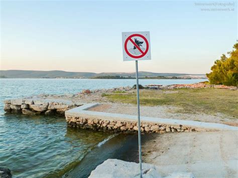 Die einreise ist teilweise offen für bürger und ständige einwohner ja, aber es gelten einreisebedingungen für reisen nach kroatien aus ungarn. Urlaub mit Hund in Kroatien - Einreisebestimmungen ...