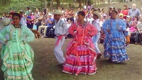 Traditional Honduran Clothing