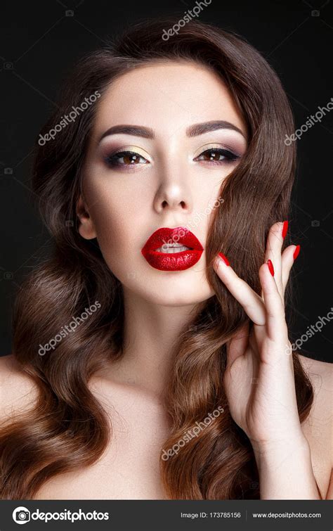 Brunette With Red Lips — Stock Photo © Demidenkoelena 173785156