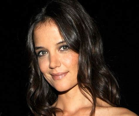 30 Breathtaking Katie Holmes Hairstyles Katie Holmes Hair Curls For