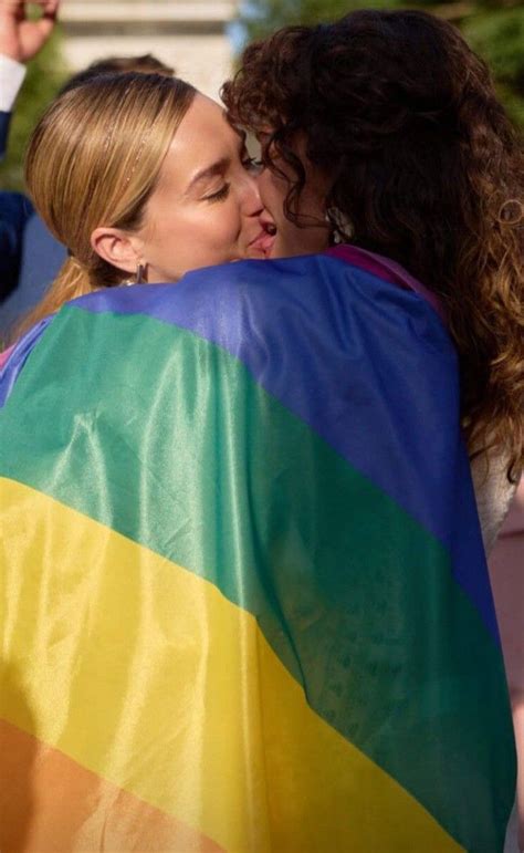 Cute Lesbian Couples Lesbian Hot Lesbian Wedding Lesbians Kissing I Kissed A Girl
