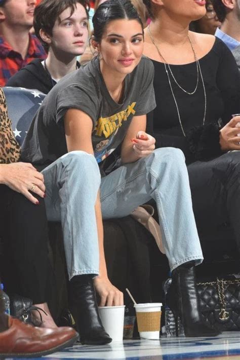 Kendall Jenner Sitting Courtside At A Basketball Game Looks Looks