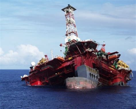 Petrobras P 36 Sinking The Biggest Oil Rig Sinking In The Oilfield