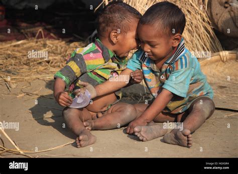 Obdachlose Kinder Arme Kleine Vagabond Kinder In Indien