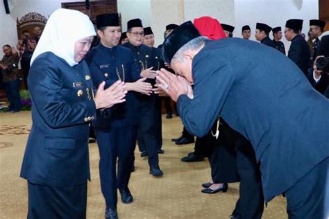 Gubernur Jatim Lantik Lima Pejabat Eselon Ii Antara News