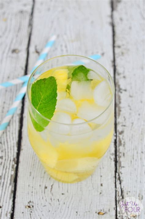 Pineapple Ginger Infused Water Healthy Living Recipes Healthy Drinks