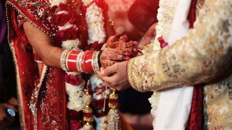 Marrying Person Of Choice A Fundamental Right Enshrined In Constitution Karnataka Hc India