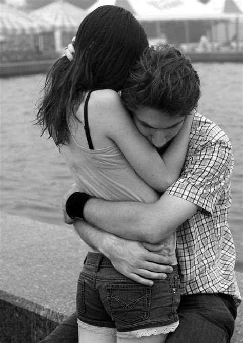 Download Couples Hugging Pictures