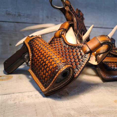 Deluxe Stamped 1911 Shoulder Holster With Double Mag Pouches