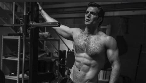 newly released hot pics of henry cavill s workout for justice league