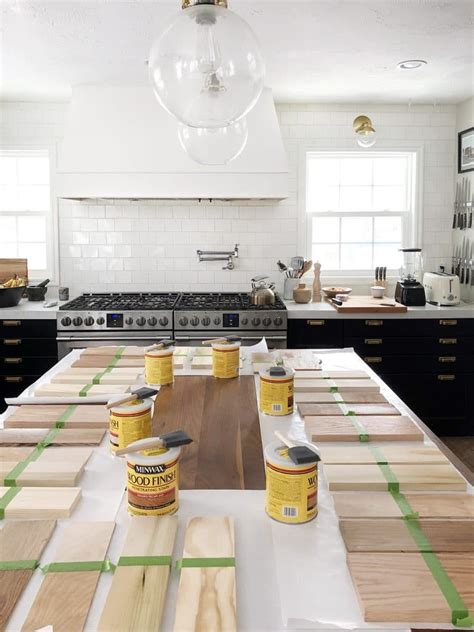 Oak takes a stain very well and we can stain from a light color all the way up to dark colors, as you can see us using in the photo below… but… if you have a naturally dark exotic. How 6 Different Stains Look On 5 Popular Types of Wood ...