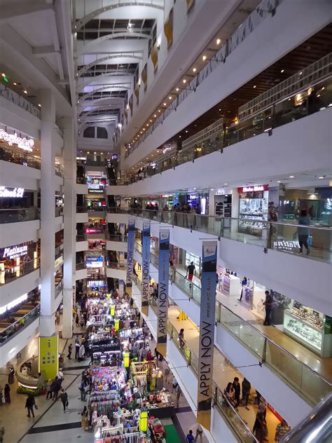 Plaza Atrium - Setiap Gedung Punya Cerita