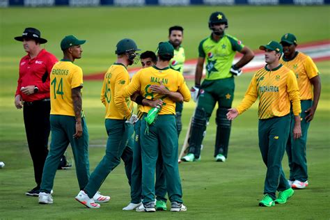 His aggregate of 1306 runs after 25 knocks tallied the highest, beating jonathan trott's numbers. SA vs PAK T20I Series: 5 talking points