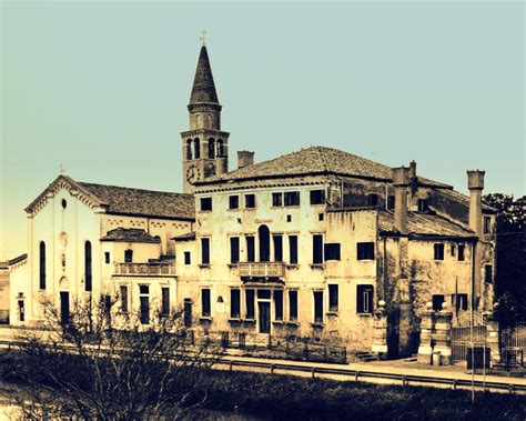 View deals for guest house maria di, including fully refundable rates with free cancellation. Villa Moro e Chiesa di Santa Maria Maddalena ad Oriago (VE) | Mansions, House styles, Pictures