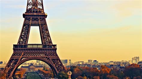 Eiffel Tower Paris Hd Wallpaper Wallpaper Flare
