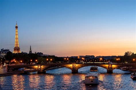 Dreamstime is the world`s largest stock photography community. Paris Seine River Dinner Cruise - Paris, France | Gray Line