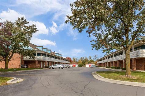 Travelodge by Wyndham Canton/Livonia Area, MI | Canton, MI Hotels