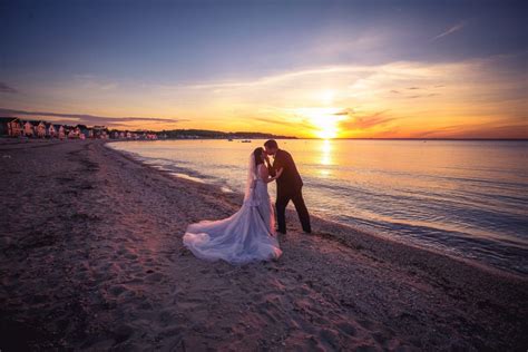 3 Reasons To Have A Beach Wedding The Crescent Beach Club