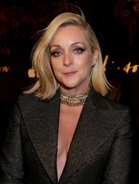 Jane Krakowski Sexy Tits In Deep Cleavage 14 Pics The Fappening