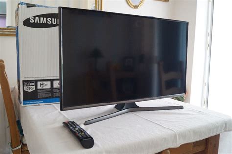 Samsung Ue32j5600 32 Inch Full Hd Smart Led Tv In Burnley