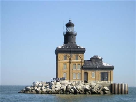 Lake Erie Lighthouse Tour Explore Beacons At Marblehead Lorain