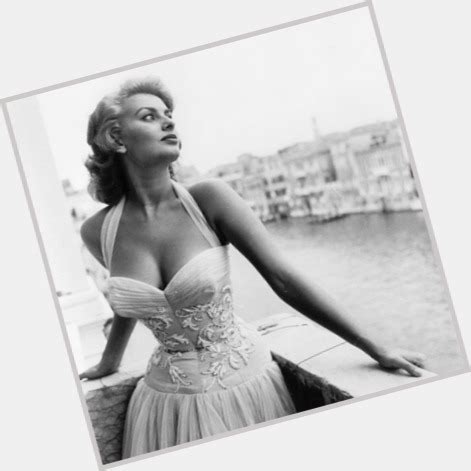 Estilo sophia loren sophia loren style vintage hollywood. Sophia Loren | Official Site for Woman Crush Wednesday #WCW