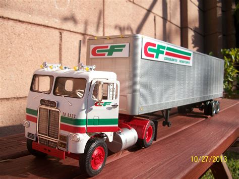 freightliner 1 25 scale model truck model truck kits diecast trucks car model