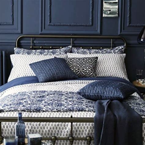 Lehman lane did a great job showcasing this pretty navy! Top 50 Best Navy Blue Bedroom Design Ideas - Calming Wall ...