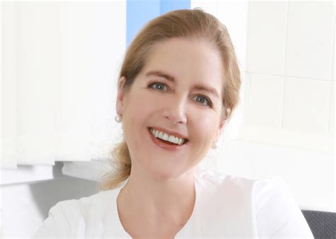 „der persönliche kontakt und die nähe zum patienten sind mein schlüssel für eine erfolgreiche behandlung. Dr. med. Dagmar Ludolph-Hauser - Dermatologie Bayern