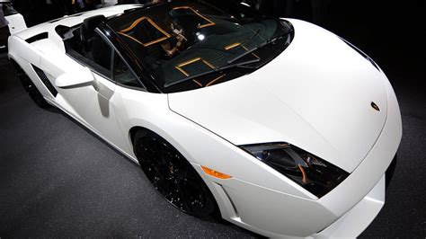 White Lamborghini Sports Car Image Hd 13594 Wallpaper